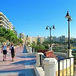 Luxury With Balcony, Area דירה *