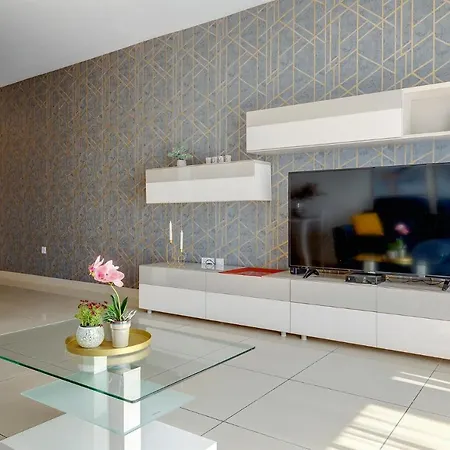 Lejlighed Luxury With Balcony, Area