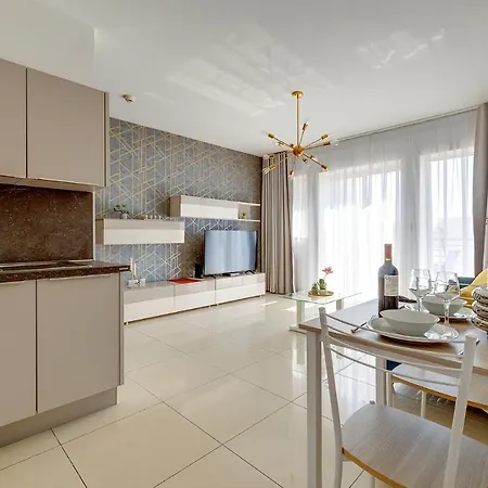 Luxury With Balcony, Area * Gzira