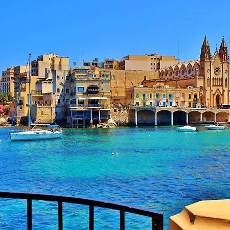 Luxury With Balcony, Area Apartment Gzira