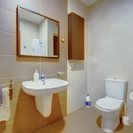 Luxury With Balcony, Area *