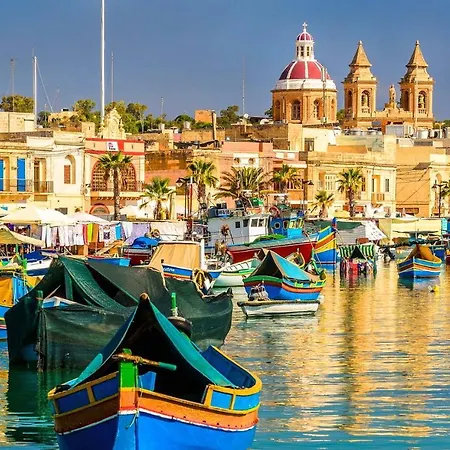 Luxury With Balcony, Area * Gzira