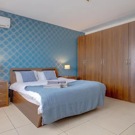 Apartment Luxury With Balcony, Area