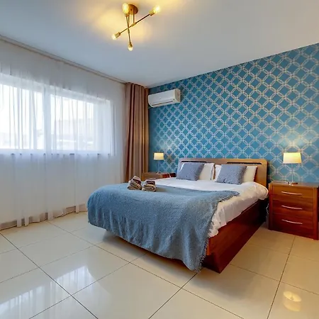 Apartment Luxury With Balcony, Area *